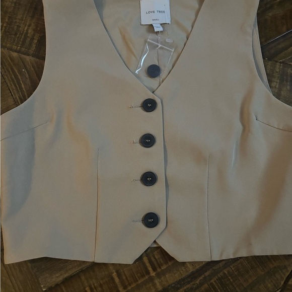 Love Tree Tan Buttoned Vest size small new with tags - Picture 8 of 12